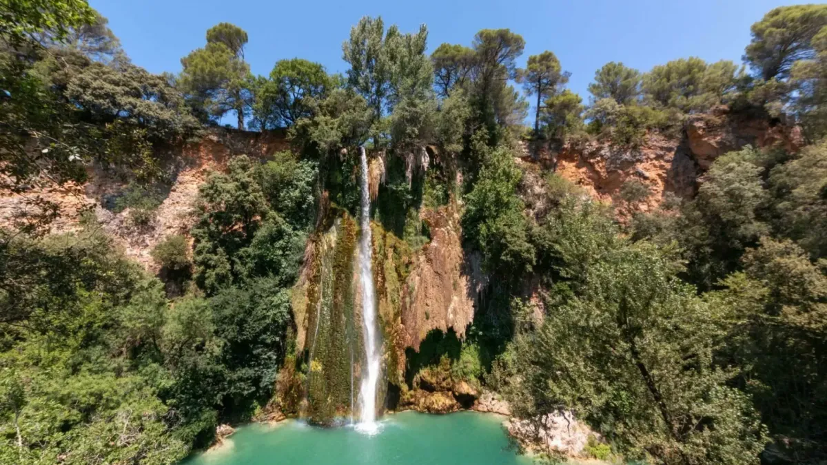 La cascade de sillans dans les paysages de provence 2048x1199 jpg 3